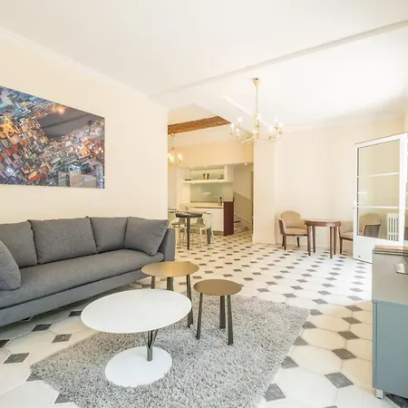 Superb With Swimming Pool & Sauna Villa