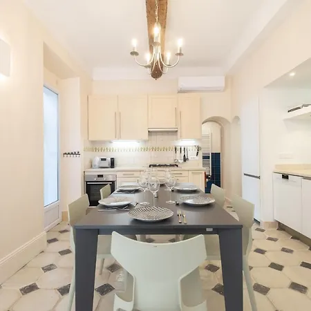 Superb With Swimming Pool & Sauna