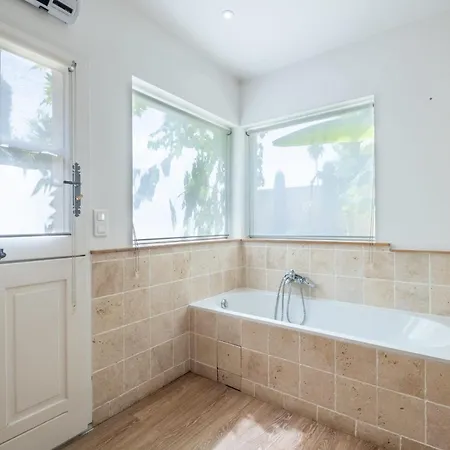 Superb With Swimming Pool & Sauna Cannes