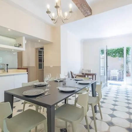 Superb With Swimming Pool & Sauna Villa