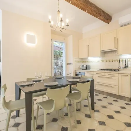 Superb With Swimming Pool & Sauna