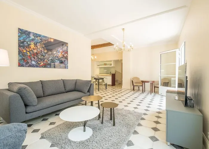 Superb With Swimming Pool & Sauna Villa