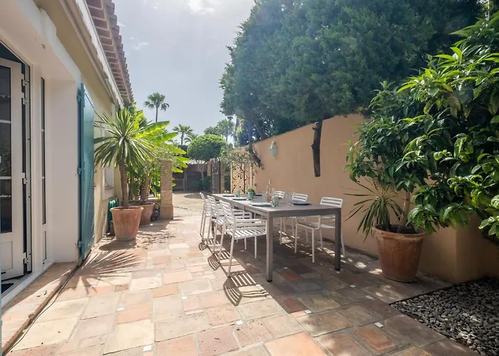 Superb With Swimming Pool & Sauna Cannes