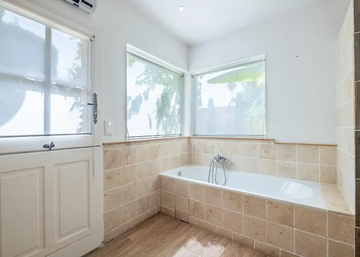 Superb With Swimming Pool & Sauna Cannes