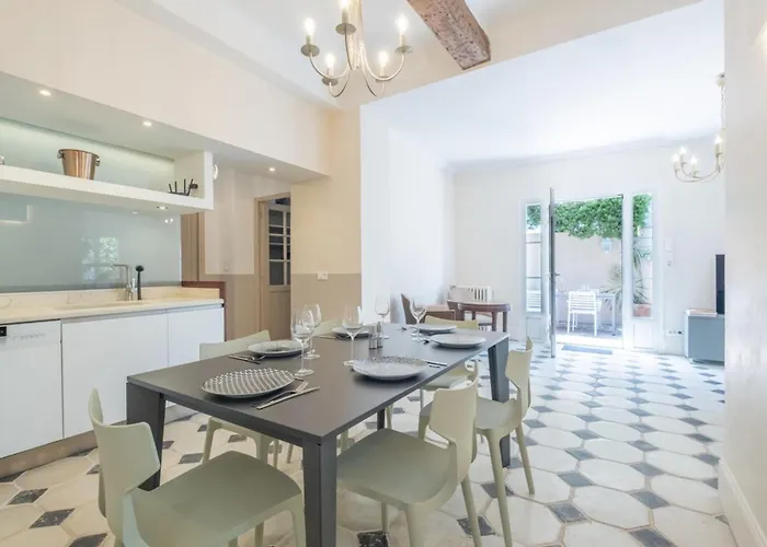 Superb With Swimming Pool & Sauna Villa