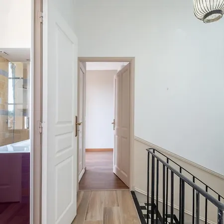 Superb With Swimming Pool & Sauna Cannes