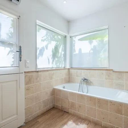 Superb With Swimming Pool & Sauna Cannes