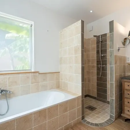 Superb With Swimming Pool & Sauna Villa Cannes